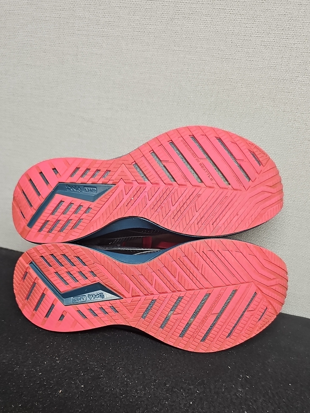 BROOKS LEVITATE 5 STEALTH FIT WOMENS SNEAKERS BFPM-06-070 - Picture 9 of 11